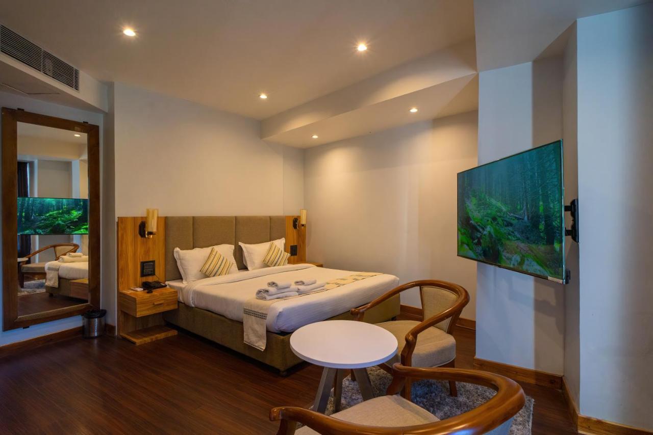 Emerald Hotel Āīzawl エクステリア 写真