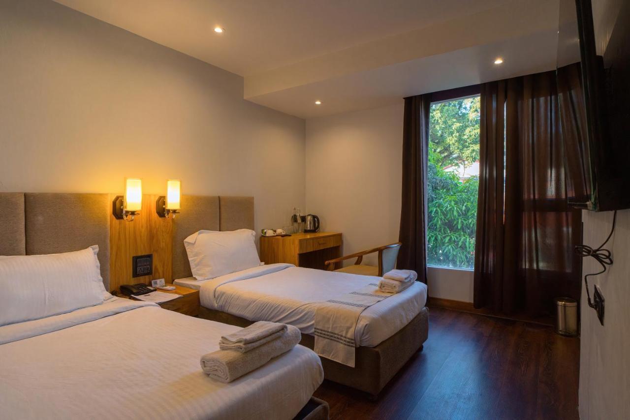 Emerald Hotel Āīzawl エクステリア 写真